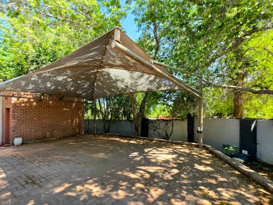 5 Bedroom Property for Sale in Keidebees Northern Cape